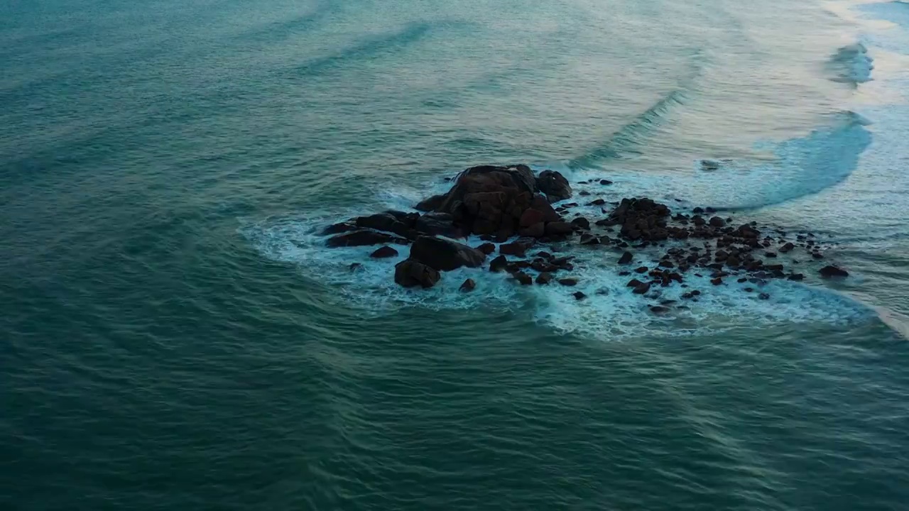 海南三亚万宁海景航拍风景风光视频素材