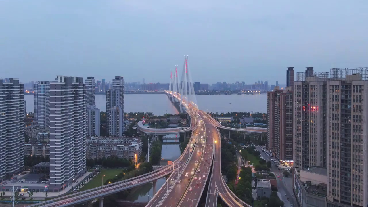 延时摄影武汉二七长江大桥交通道路夜景车流视频素材