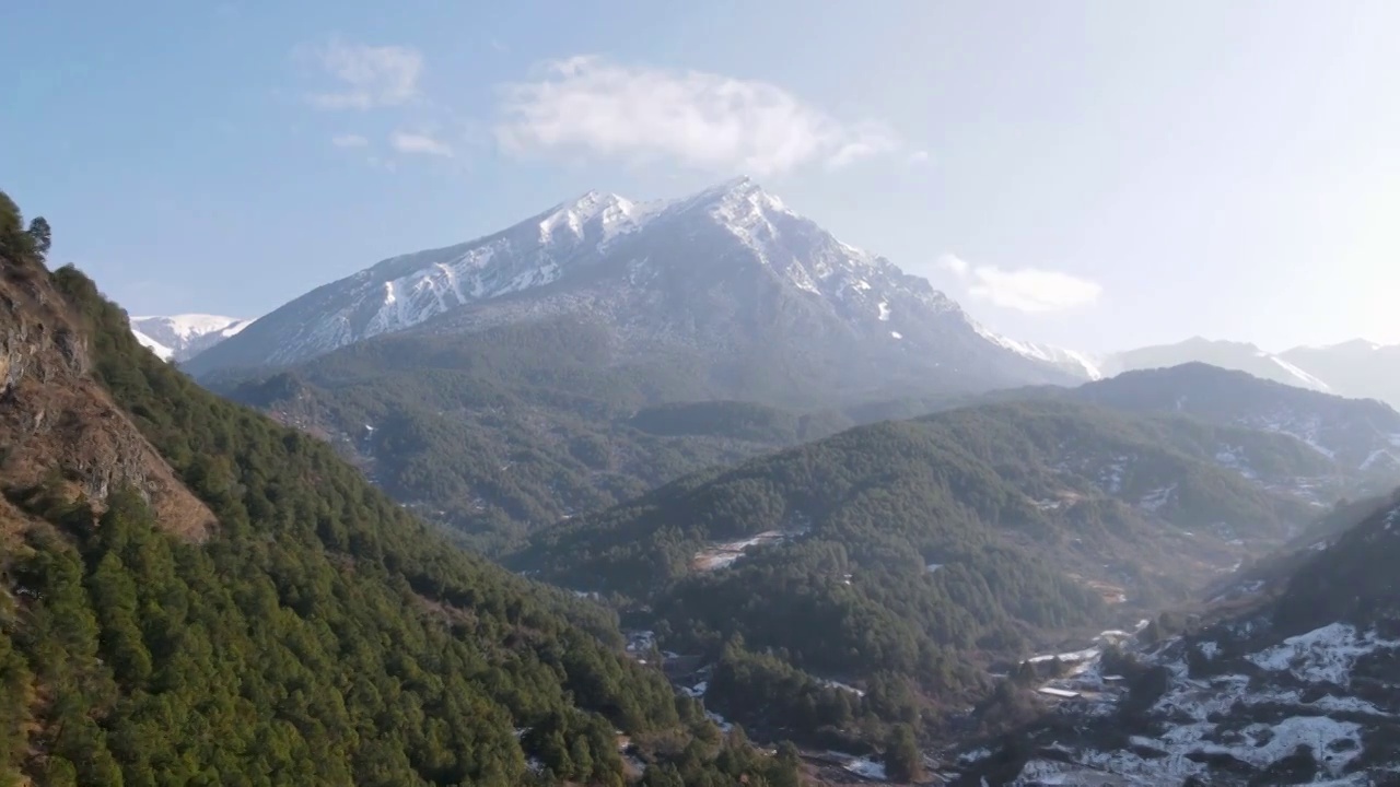 航拍云南兰坪雪邦山冬季雪山延时视频素材