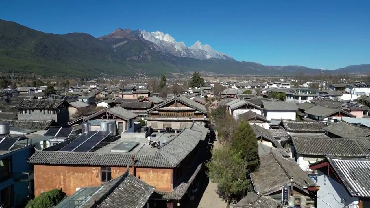 云南丽江白沙古镇玉龙雪山视频素材