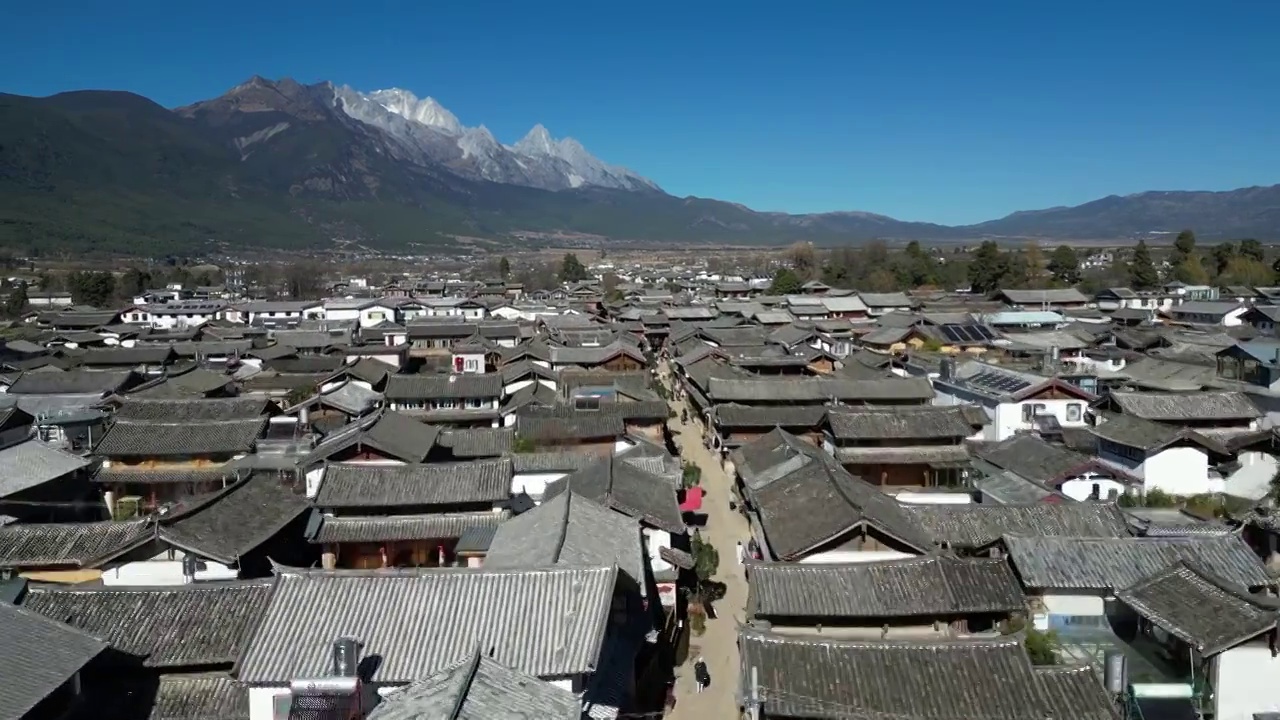 云南丽江白沙古镇玉龙雪山视频素材