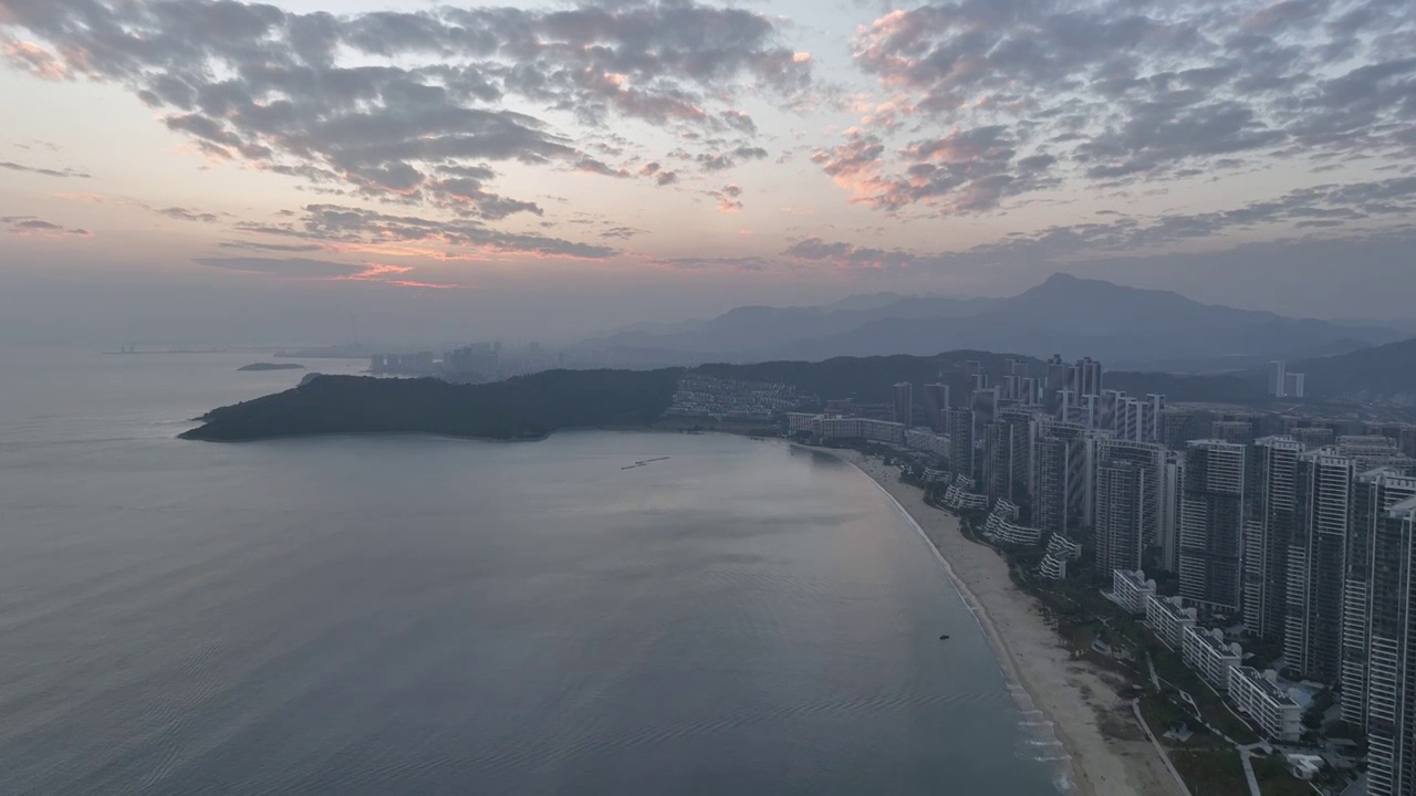 广东省惠州市惠东亚婆角海滨度假区碧桂园十里银滩夕阳航拍视频素材