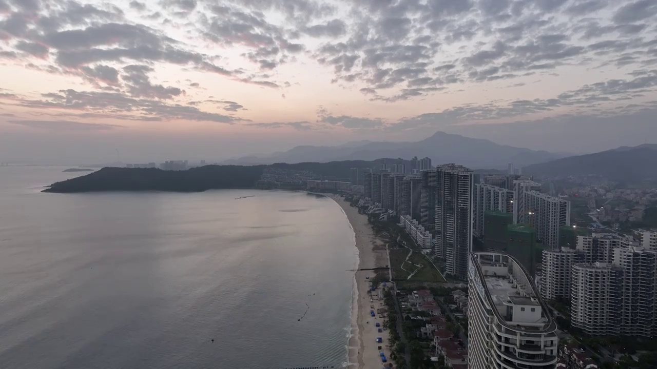 广东省惠州市惠东亚婆角海滨度假区碧桂园十里银滩夕阳航拍视频素材