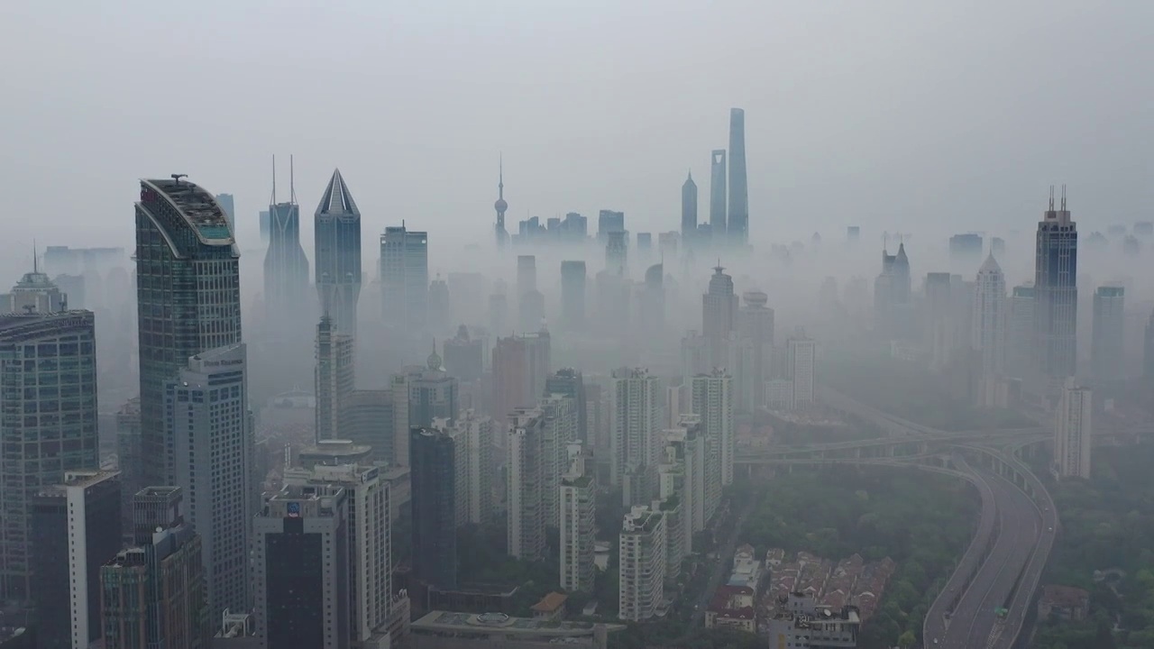 航拍上海城市建筑风光平流雾视频素材