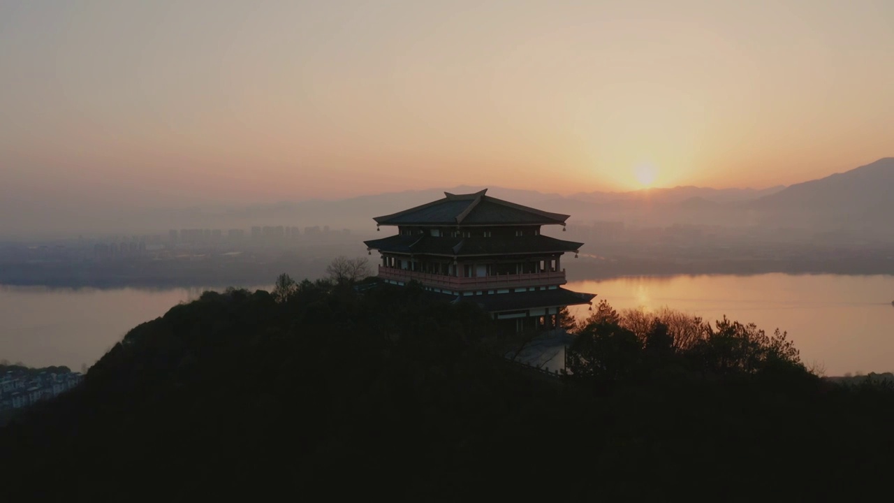 杭州富阳城市地标富春阁富春江晨曦视频素材