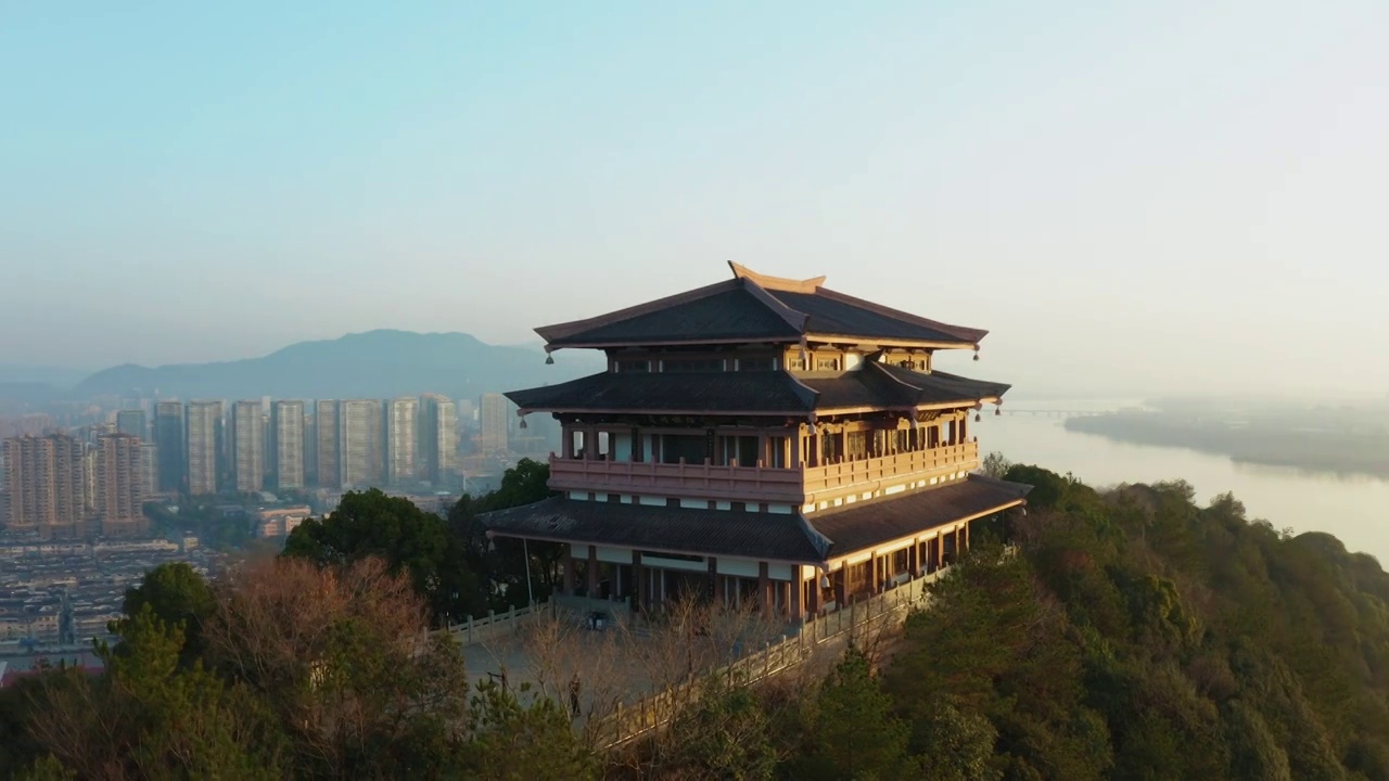 杭州富阳城市地标富春阁富春江晨曦视频素材