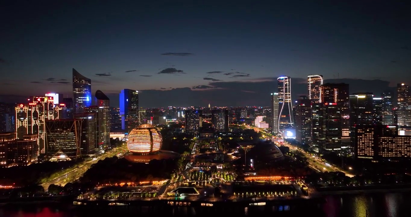 航拍杭州钱江新城CBD城市天际线夜景风光视频素材