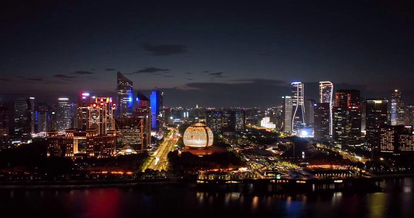 航拍杭州钱江新城CBD城市天际线夜景风光视频素材