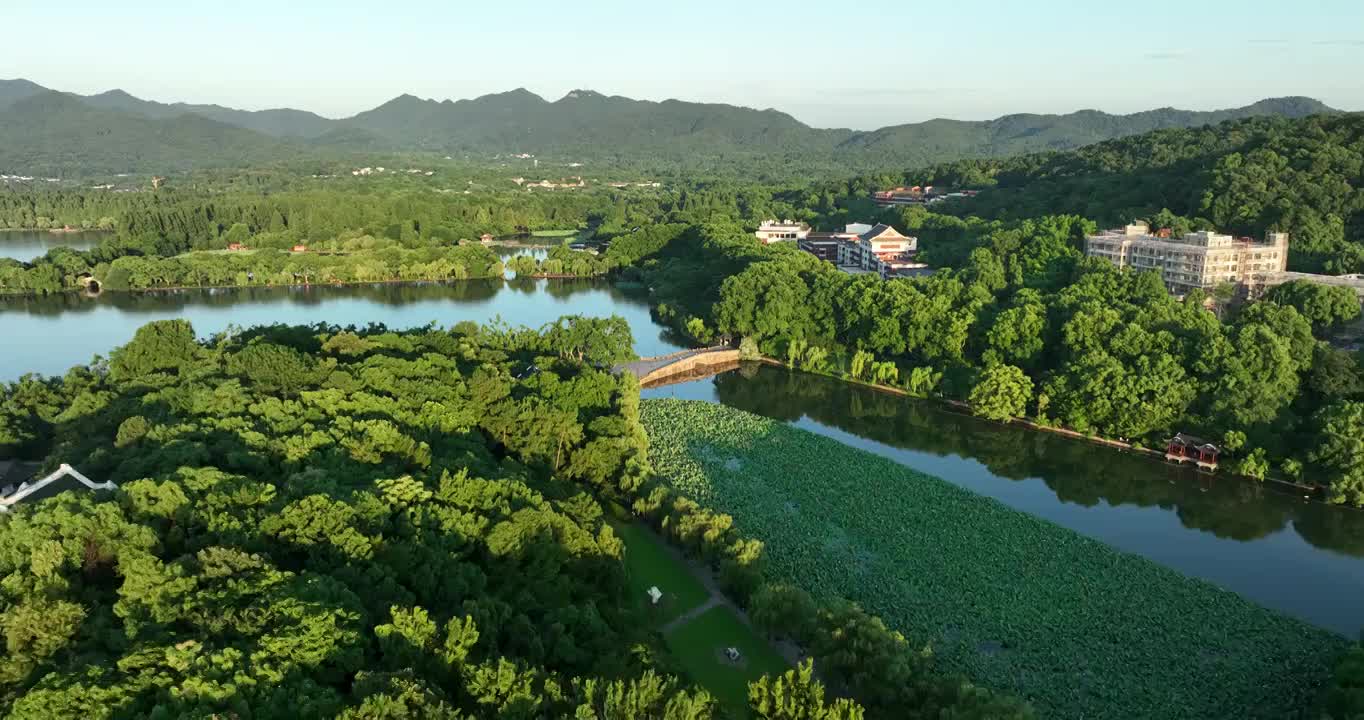 航拍杭州西湖日出风光视频素材