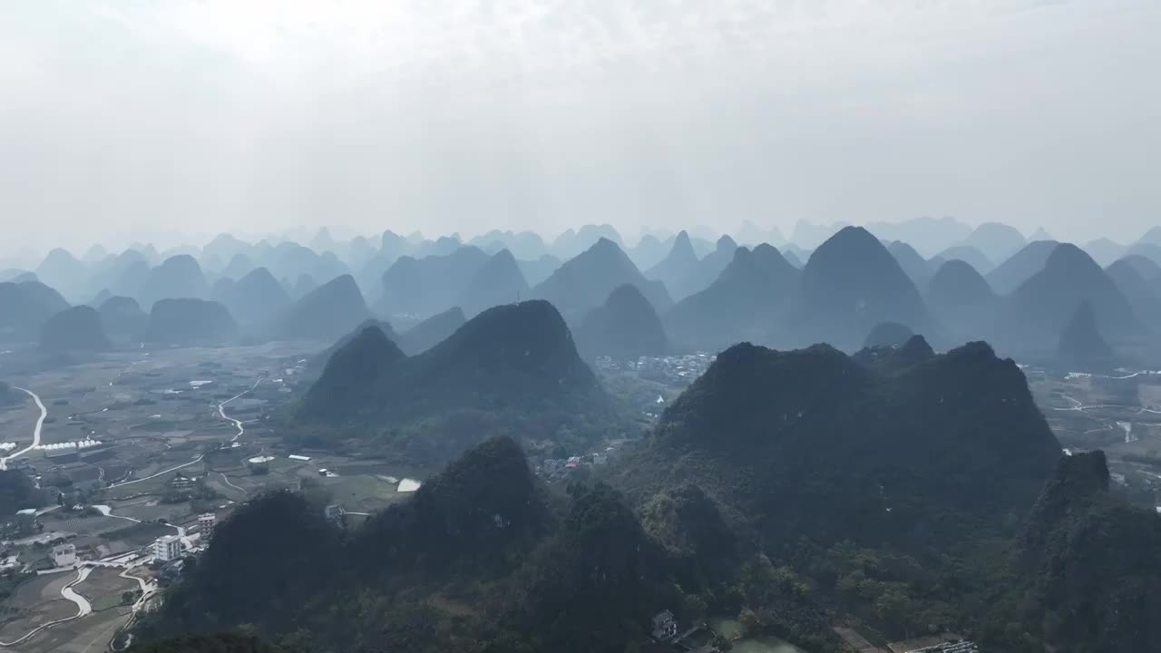 阳朔田园和群峰视频素材