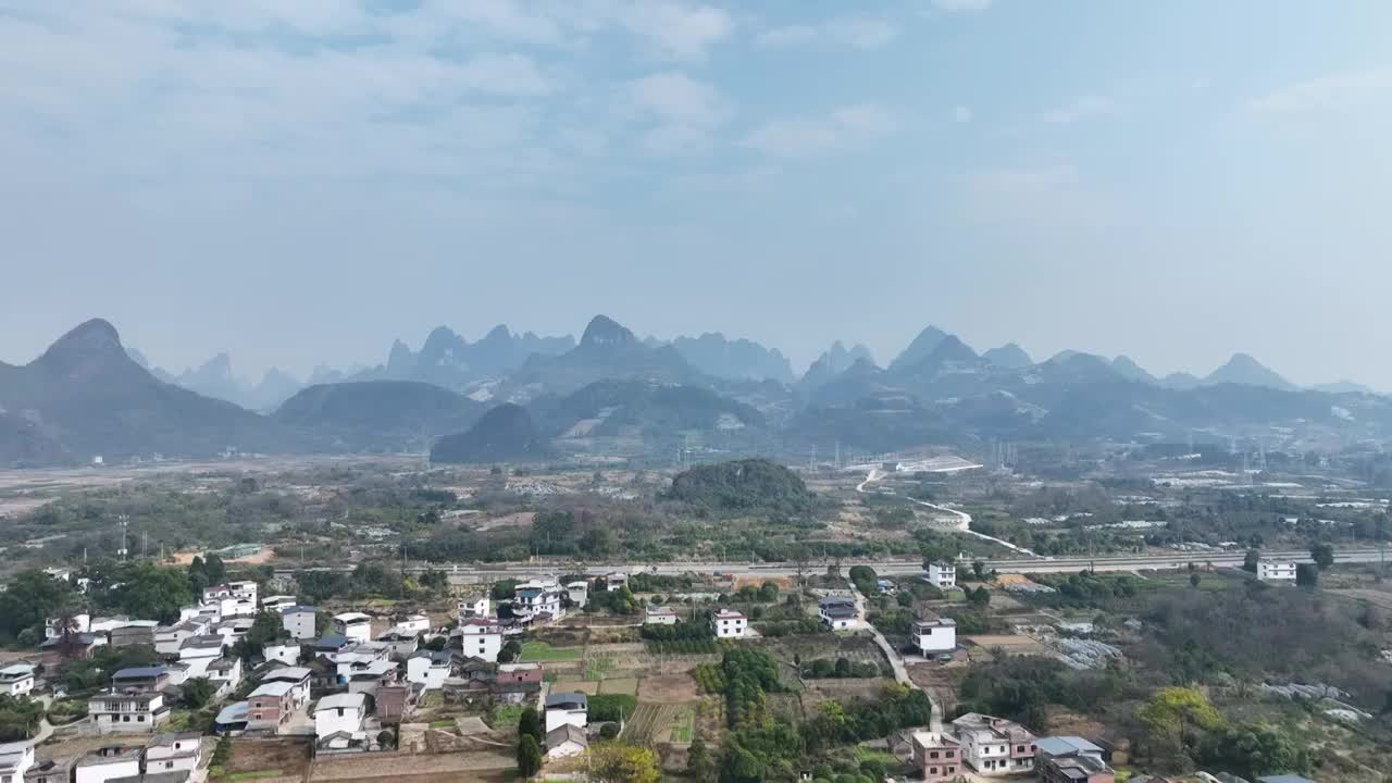 阳朔田园和群峰视频素材