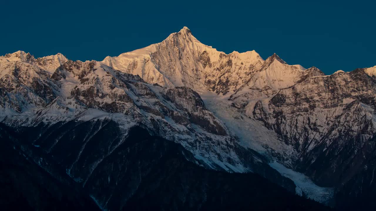 梅里雪山夜转日日好金山视频素材