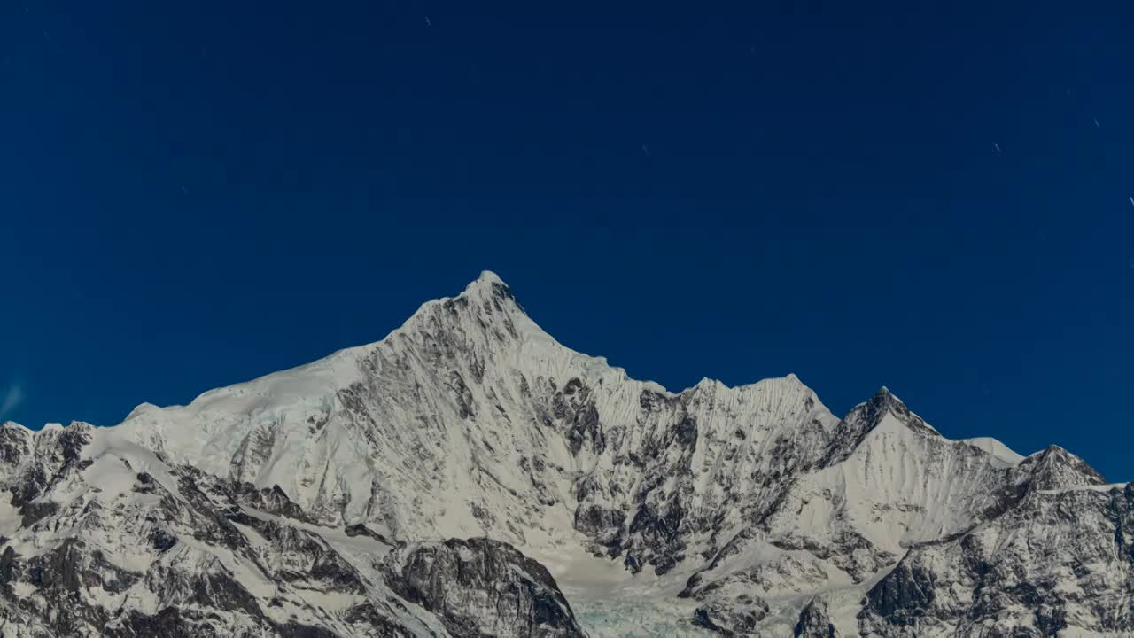 梅里雪山午夜星空视频素材