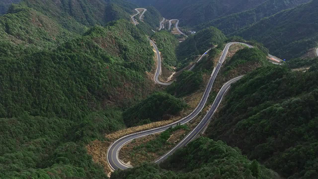 怀玉山环山公路视频素材