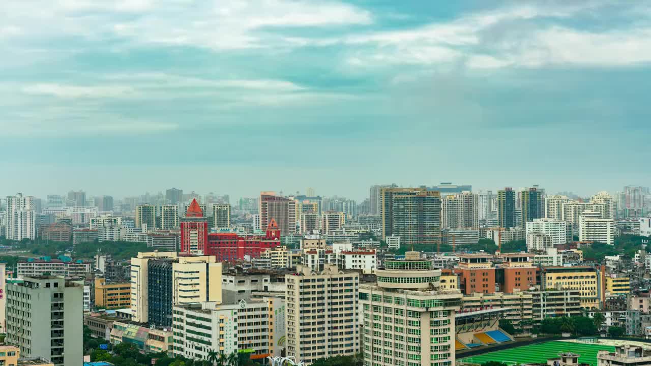 海口市区白昼风雨风光延迟视频素材