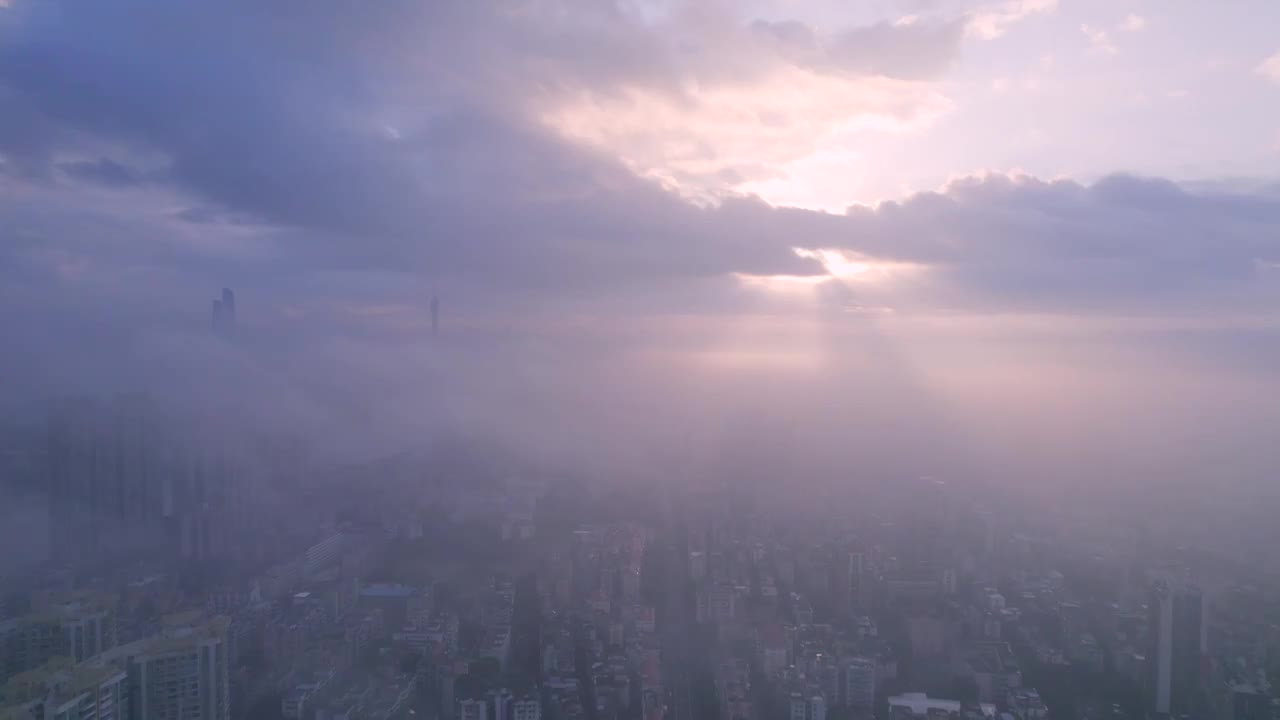 广州城市建筑与日出云雾缭绕唯美风光航拍视频素材