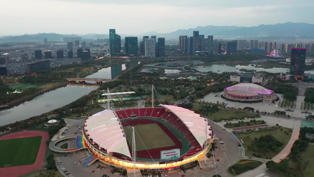 浙江义乌都市地标夜景风光航拍视频素材