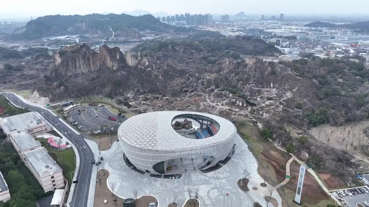 航拍浙江绍兴柯桥羊山攀岩中心亚运体育馆视频素材