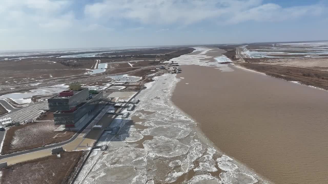 航拍冬天的东营黄河口湿地视频素材