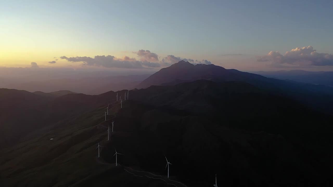 夕阳下的老君山视频下载