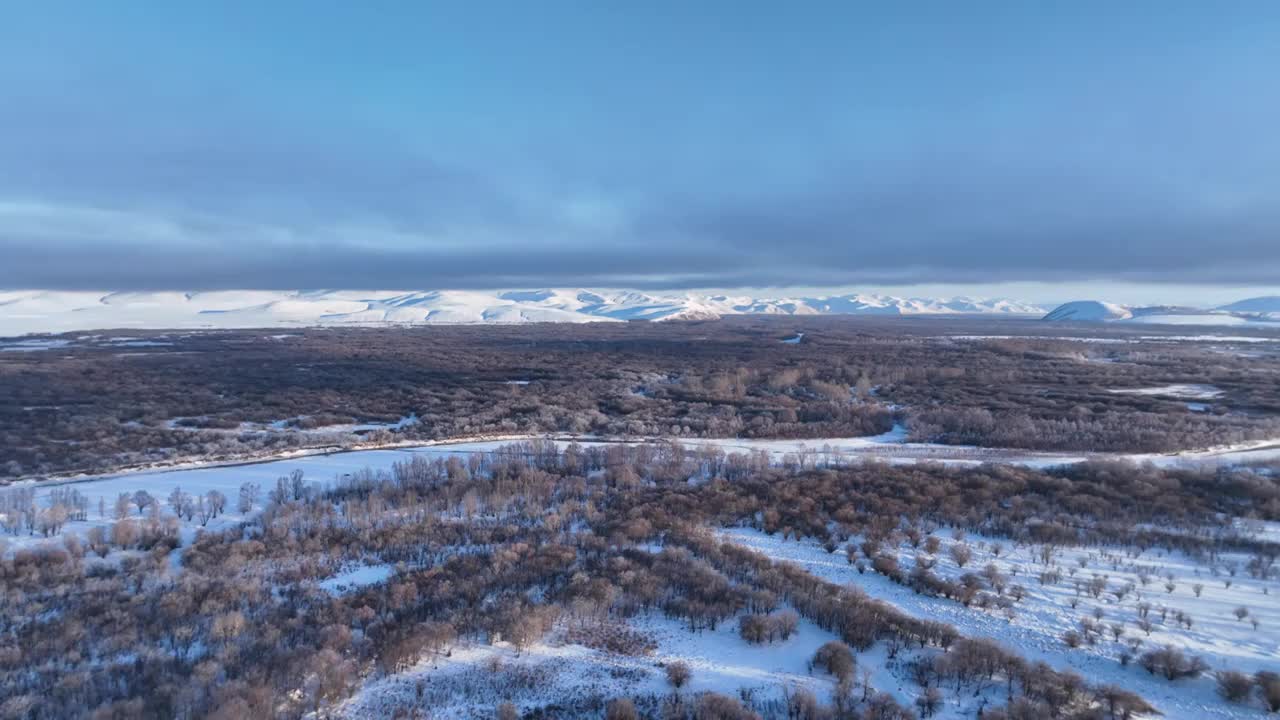 航拍内蒙古亚洲第一湿地雪景视频素材