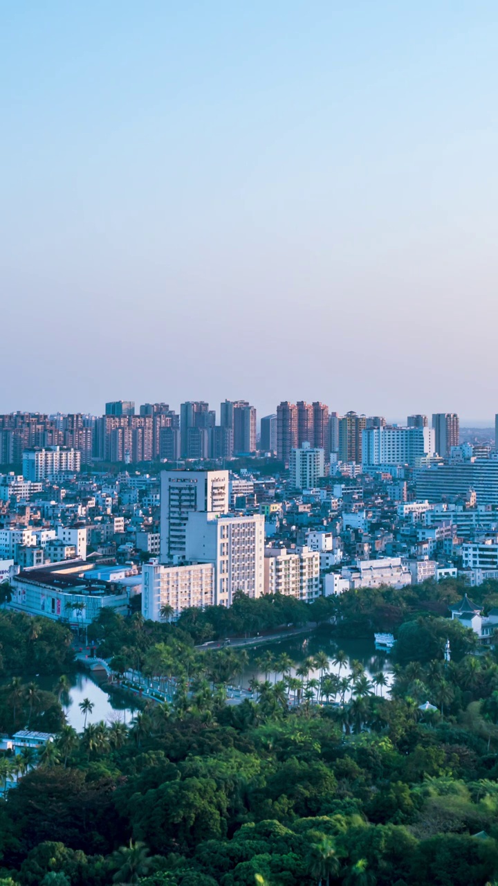 海口市区清晨夜转日延迟视频素材