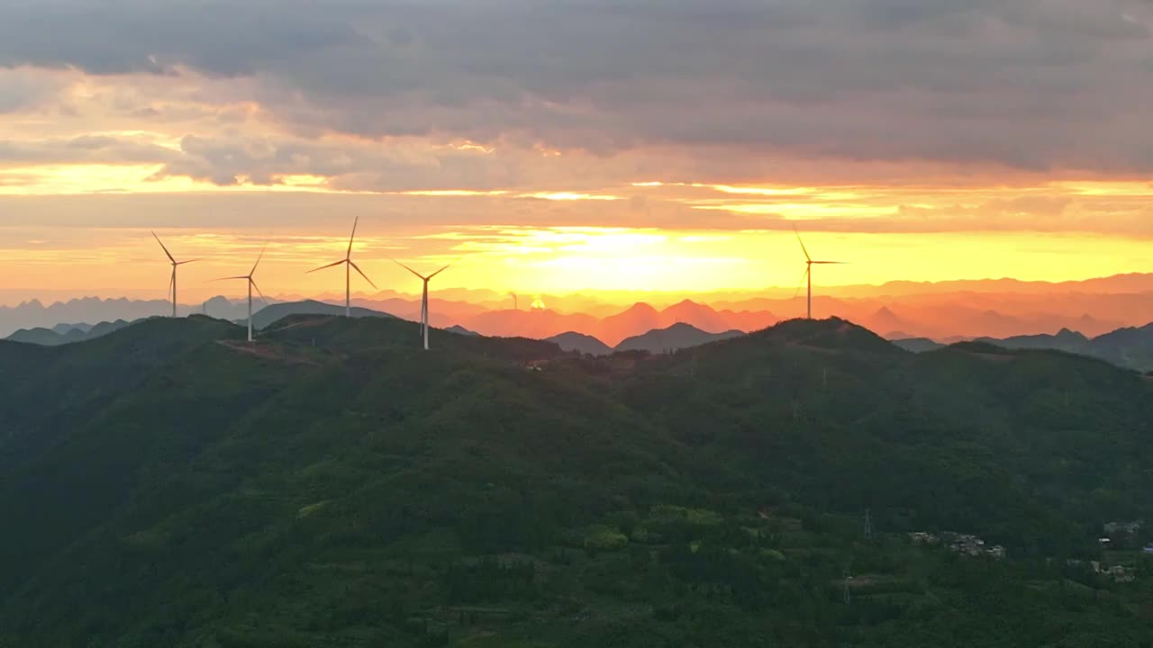 打柴山风车晚霞视频素材