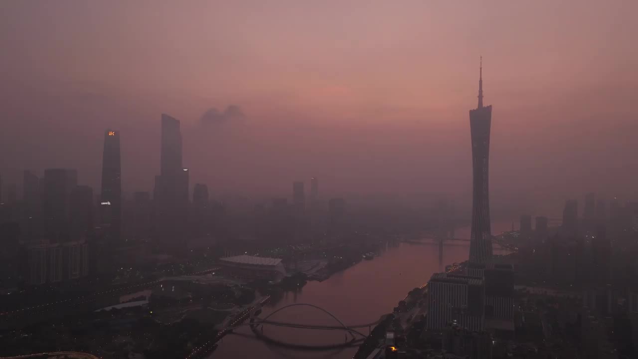 台风马鞍山前夕粉红灰霾罩广州视频素材