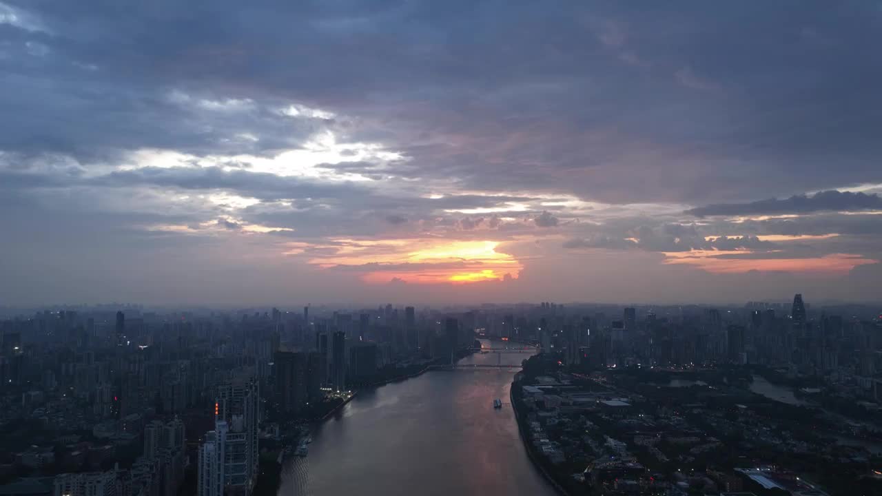 台风马鞍山前夕广州CBD黄昏视频素材