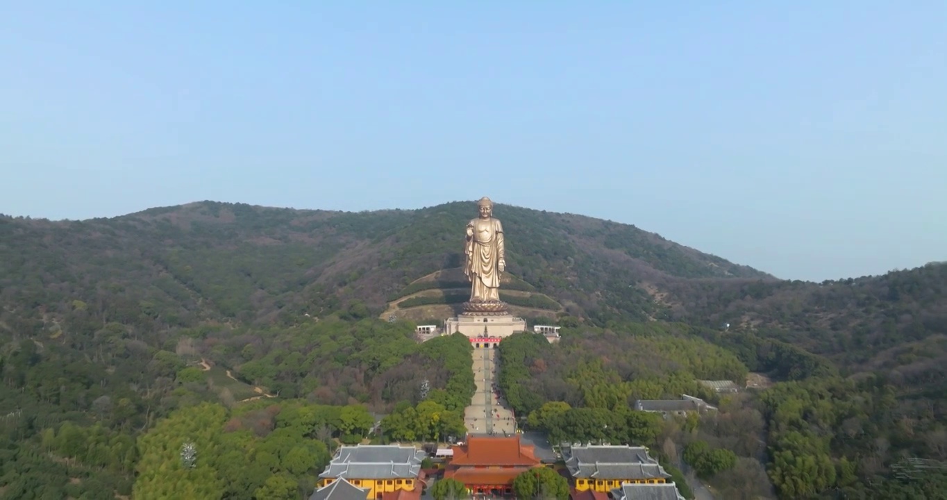 江苏省无锡市灵山胜境风景区灵山大佛青铜像风光视频素材