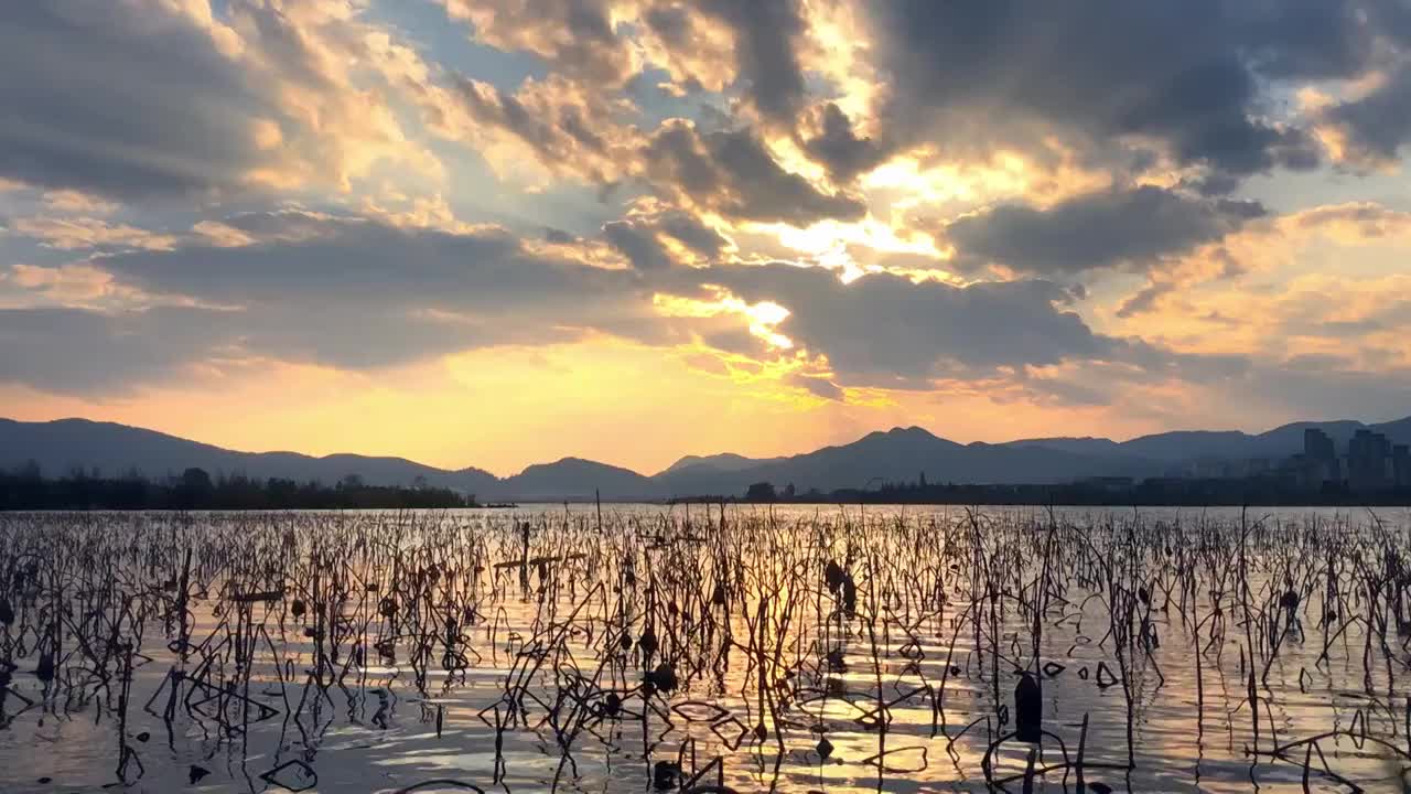 云南昆明大观园的水面日落（合集）视频素材