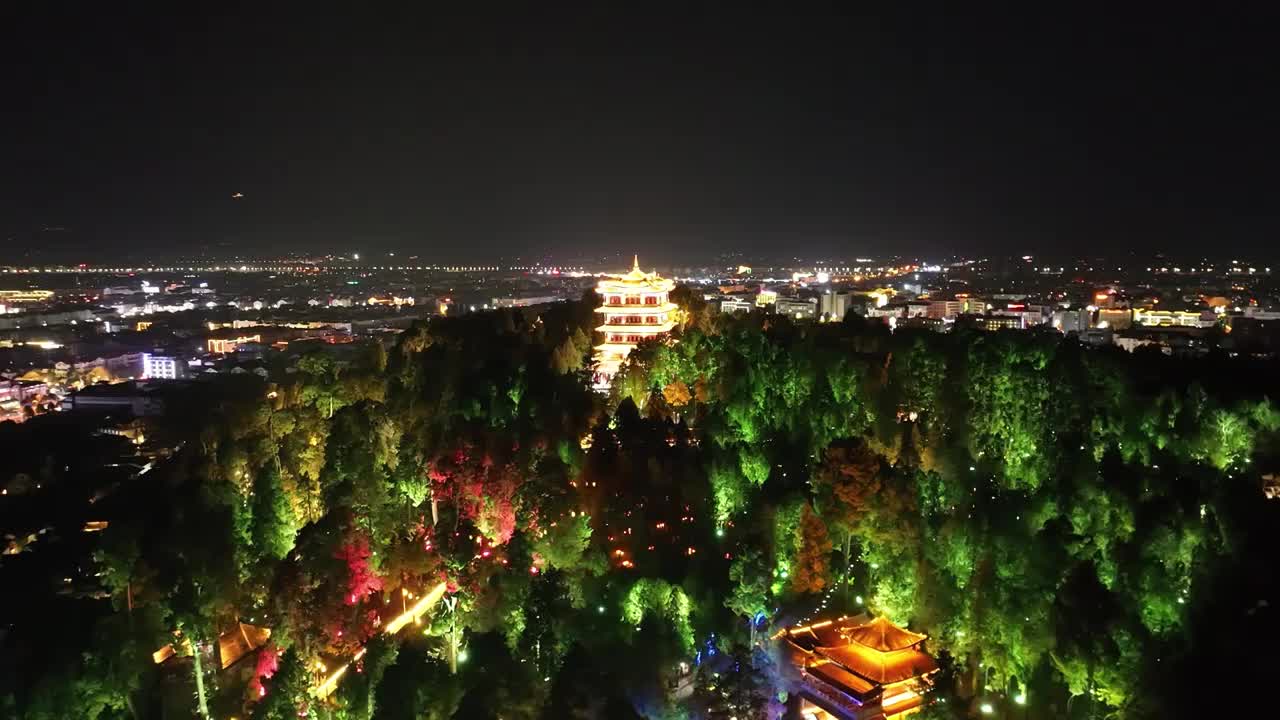 航拍空中鸟瞰云南丽江古城夜景灯光视频素材