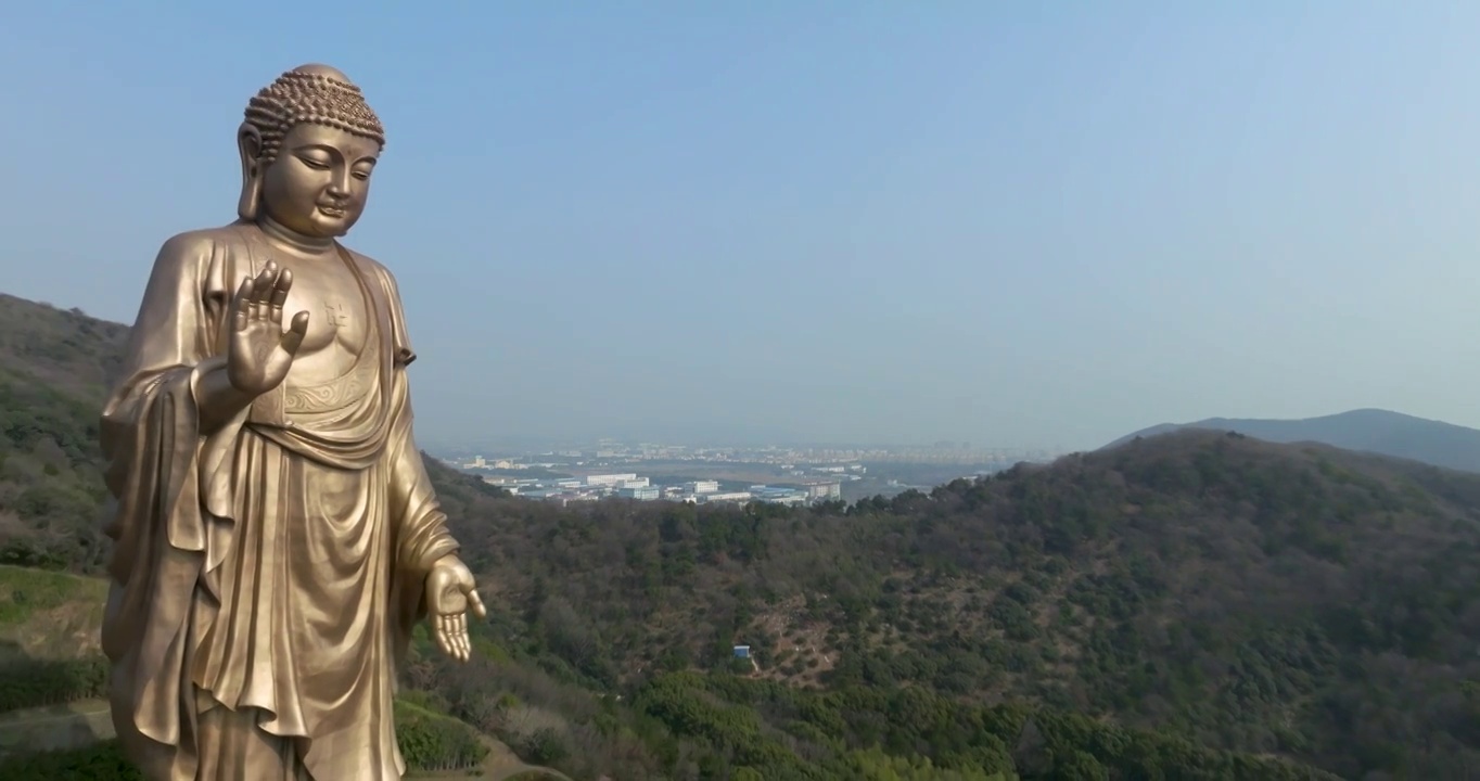 江苏省无锡市灵山胜境风景区灵山大佛青铜像风光视频素材