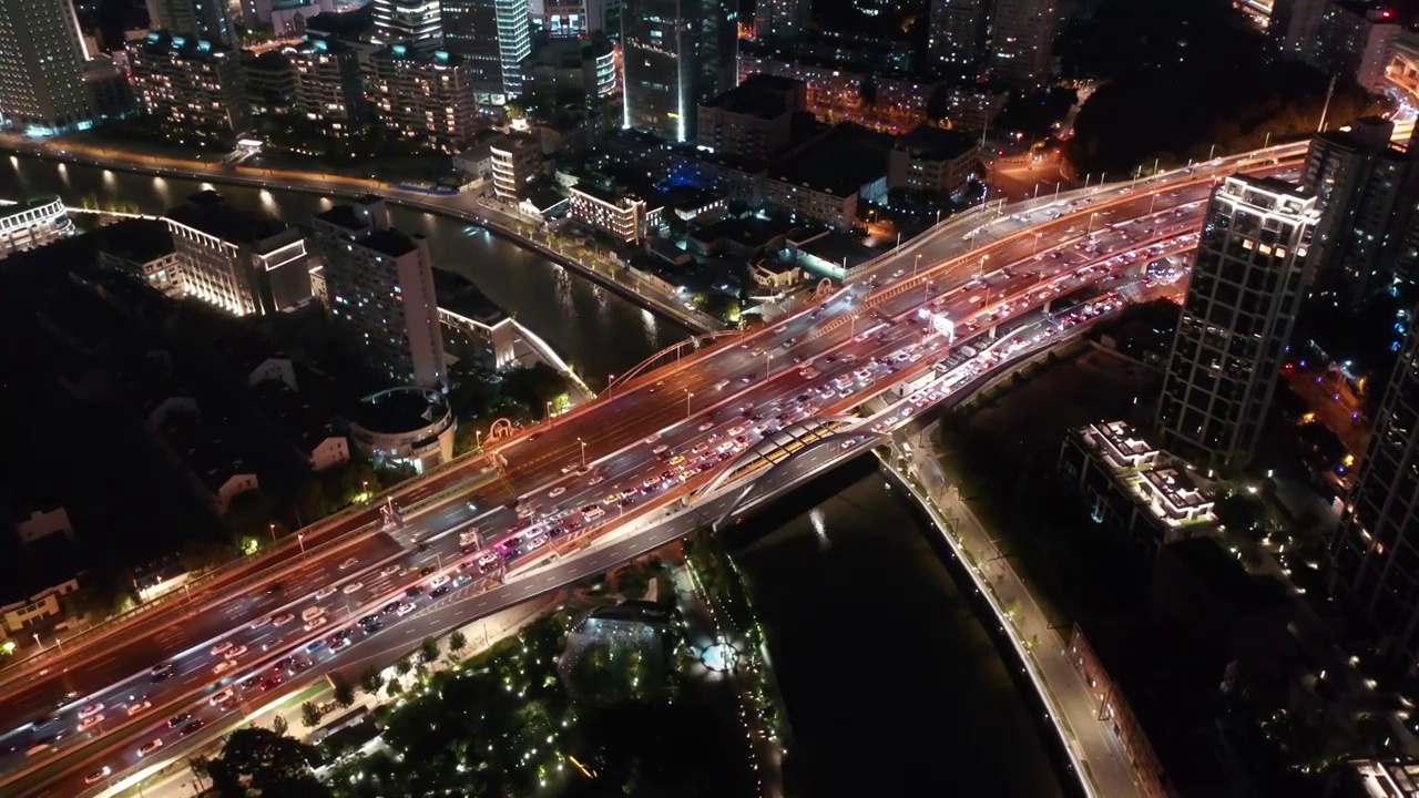 航拍上海城市道路交通夜景视频素材