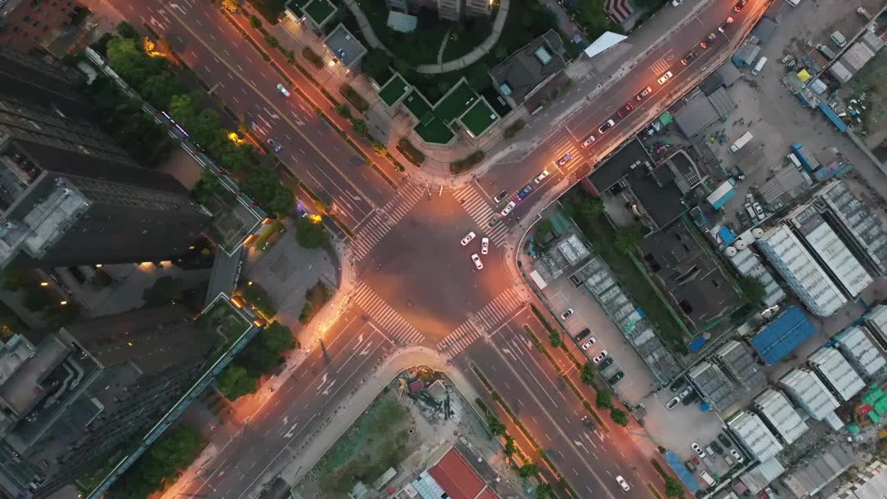 航拍上海城市道路交通夜景视频素材