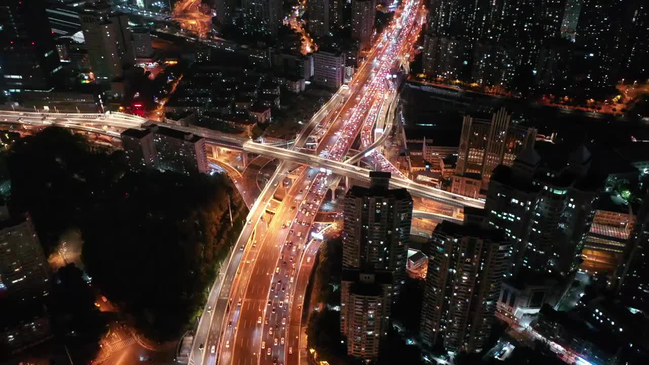 航拍上海城市道路交通夜景视频素材