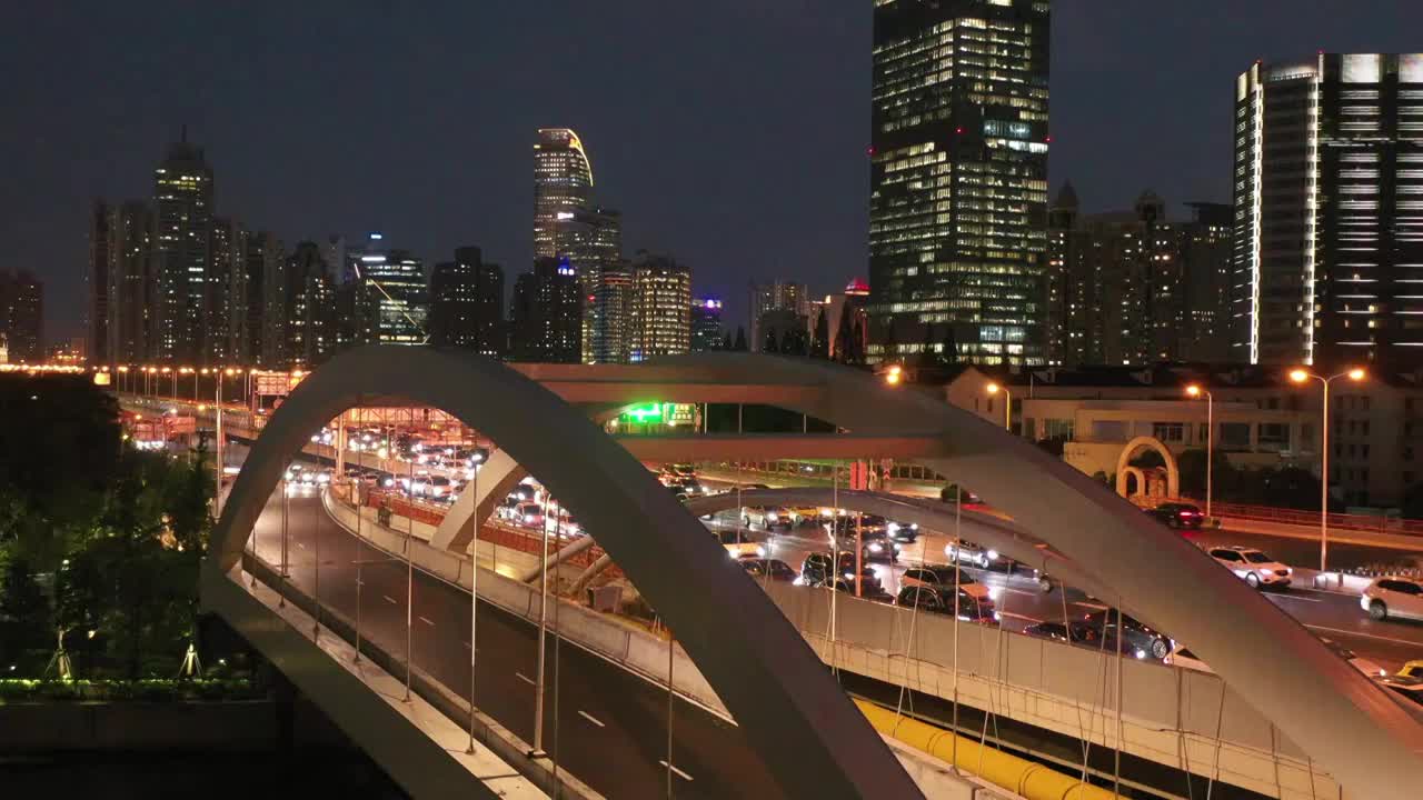 航拍上海城市道路交通夜景视频素材