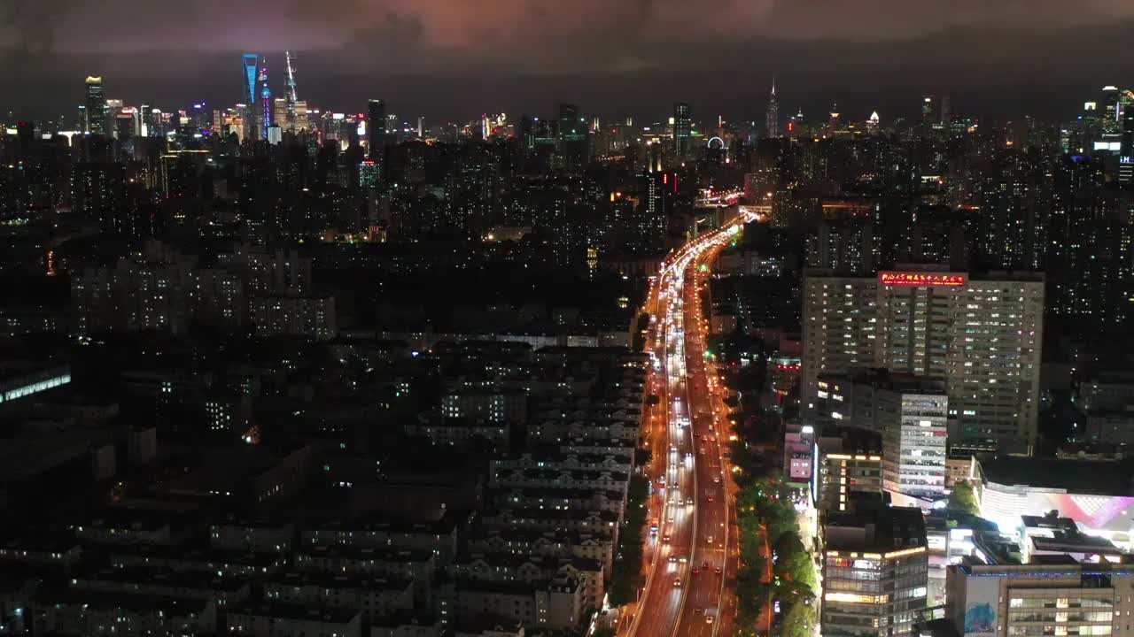 航拍上海城市道路交通夜景视频素材