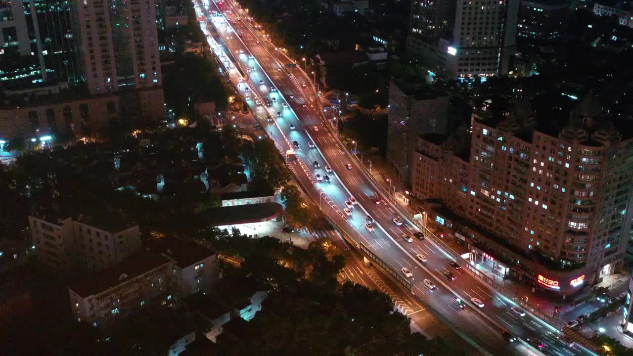 航拍上海城市道路交通夜景视频素材