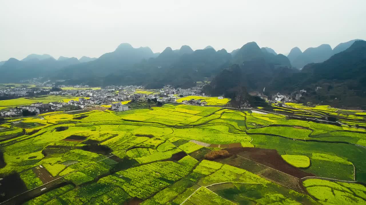 春季航拍贵州黔西南兴义万峰林视频素材