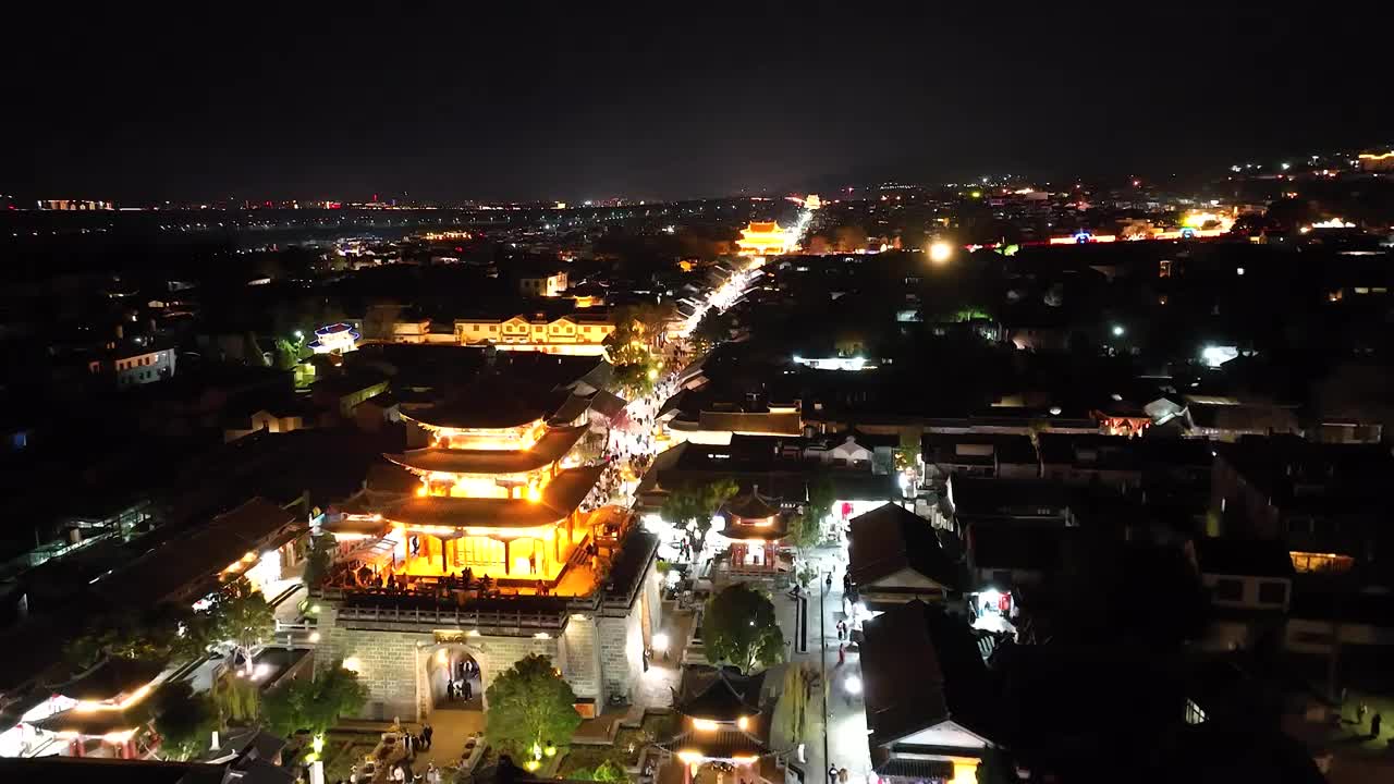 航拍空中鸟瞰云南大理古城夜景风光视频素材