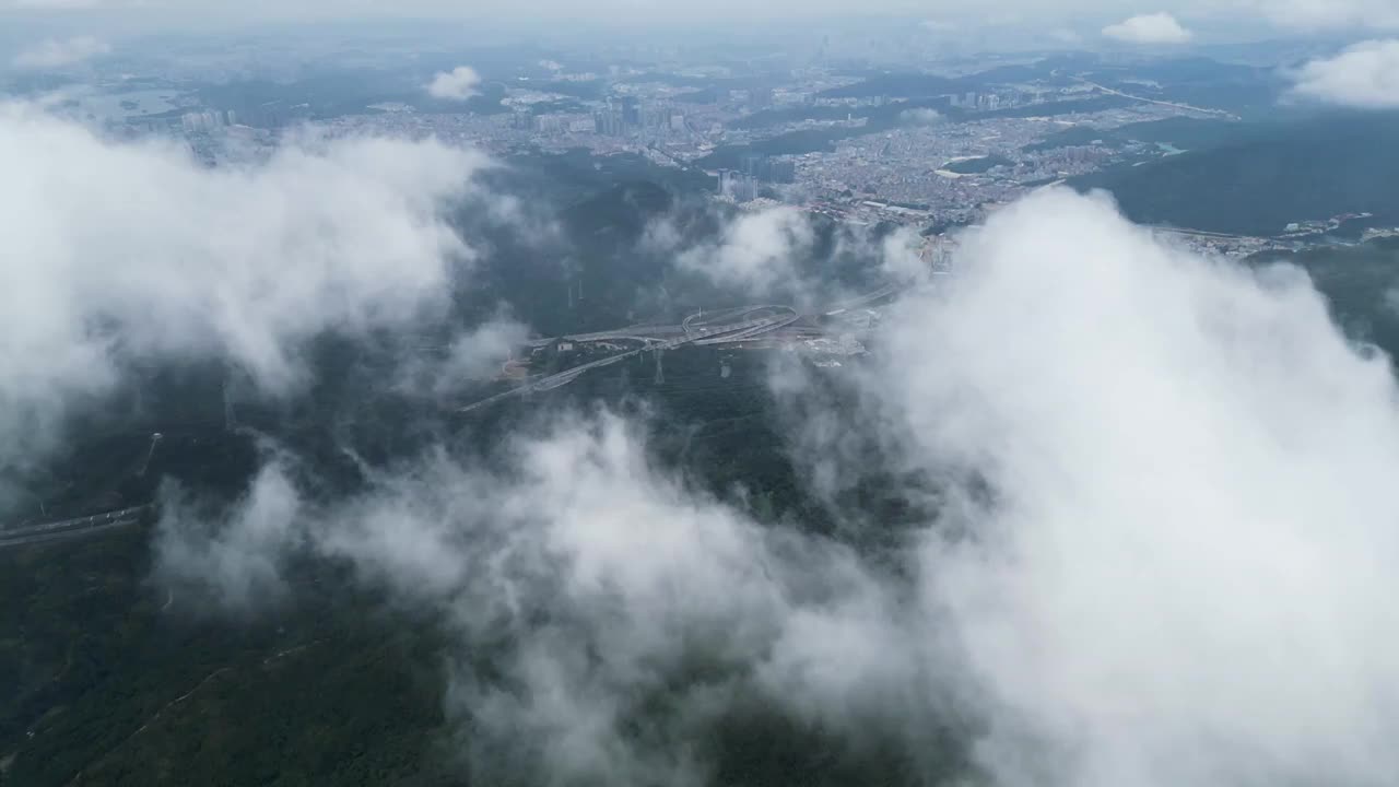 云海中看深圳横岗建设视频素材