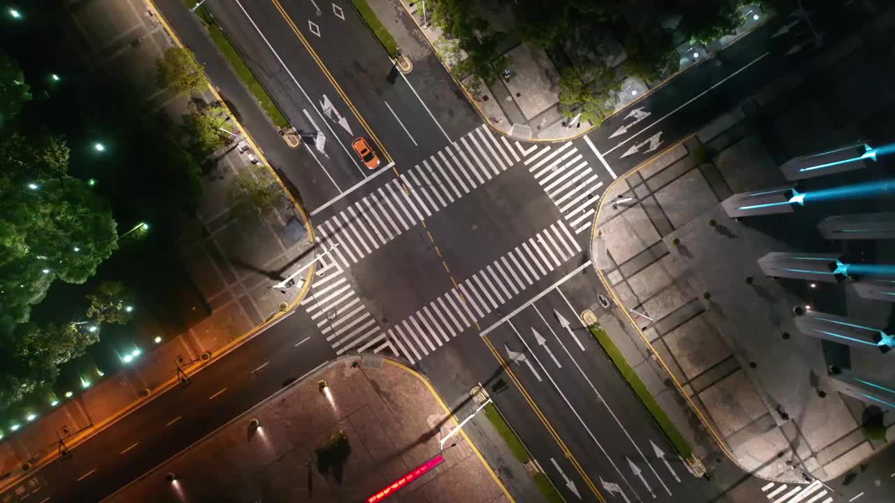 航拍上海城市道路交通夜景视频素材