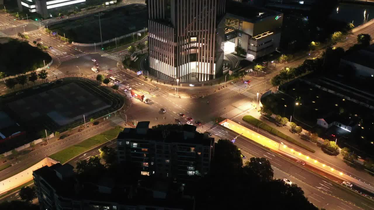 航拍上海城市道路交通夜景视频素材