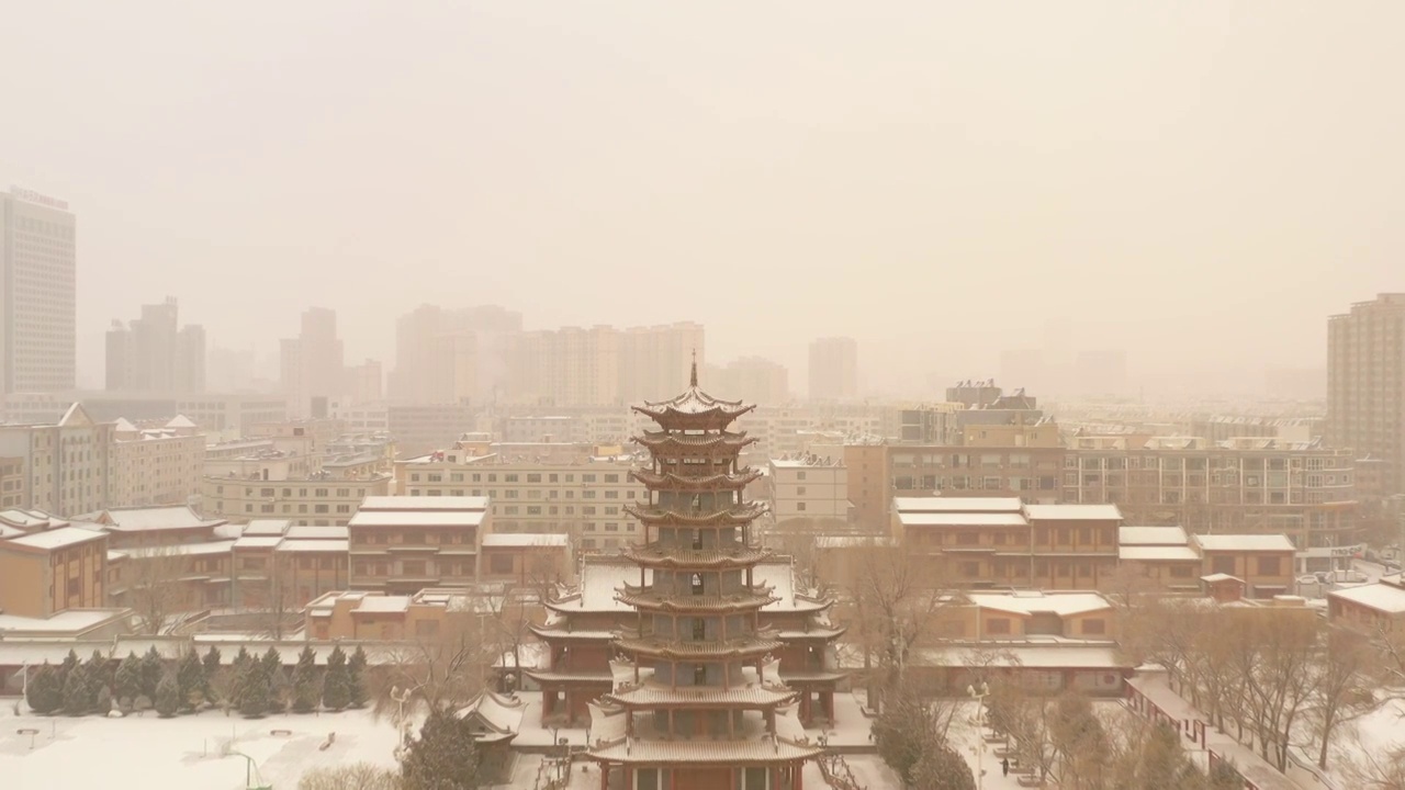 甘肃张掖木塔渐进航拍雪景20230213视频素材