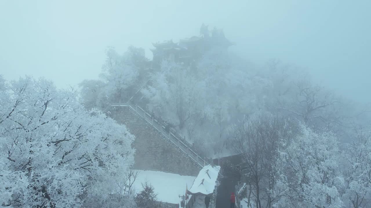 西安南五台雪景航拍视频素材