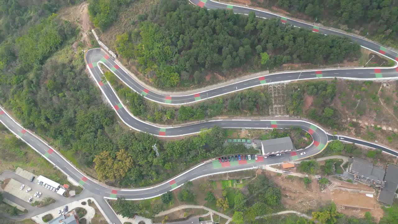 航拍重庆：沙坪坝丰文街道三河村的盘山公路视频素材