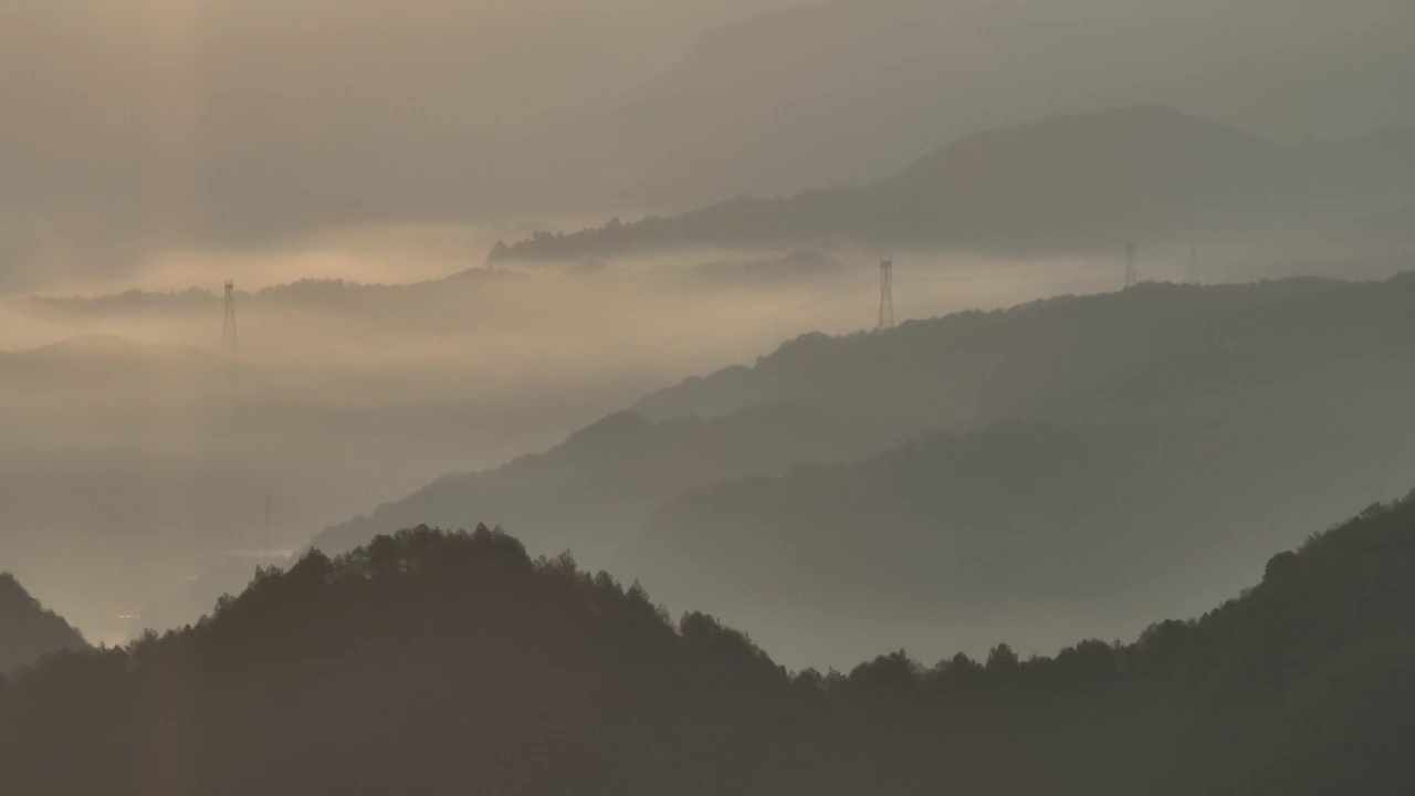 山间日出视频素材