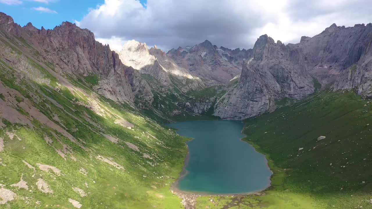 航拍自然山川视频素材