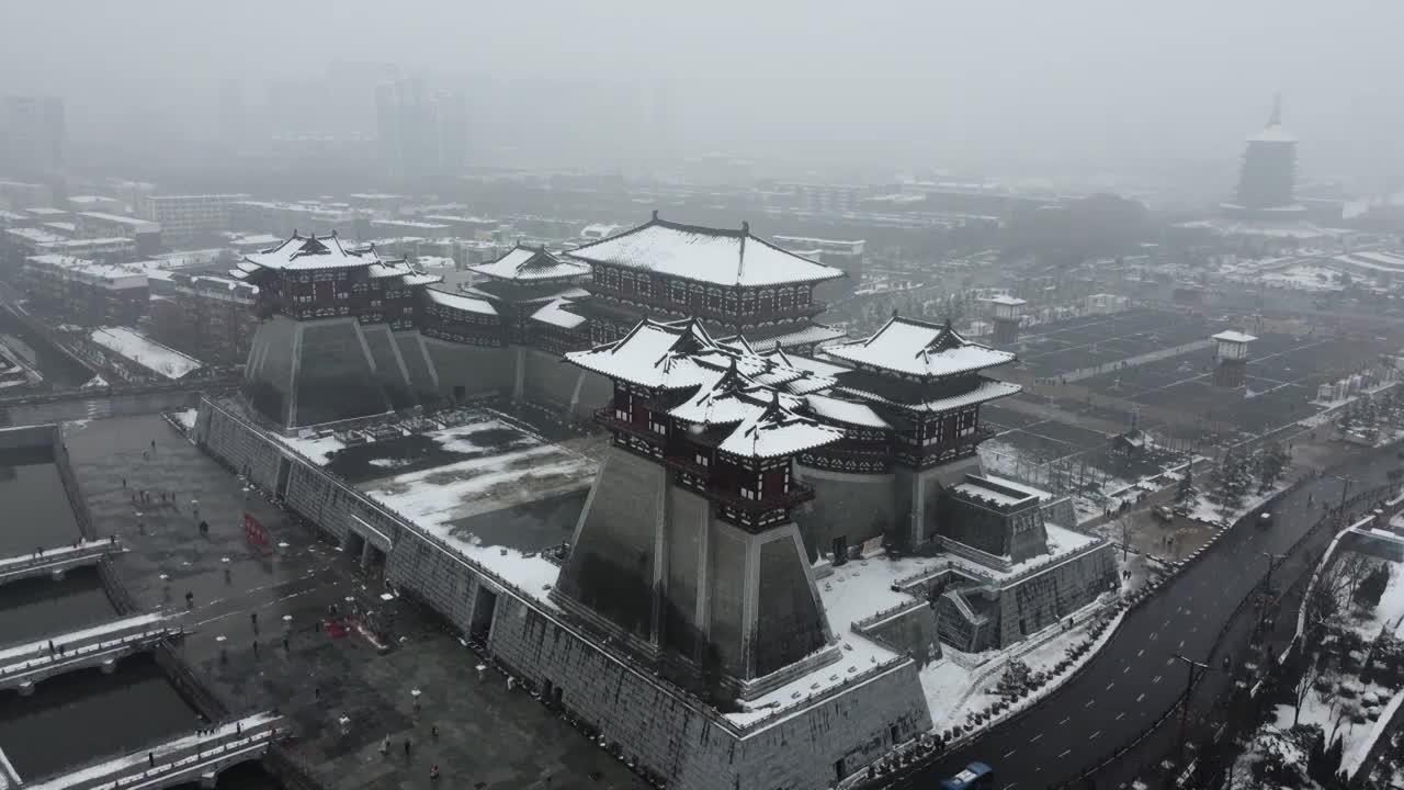 河南洛阳应天门景区雪景视频素材